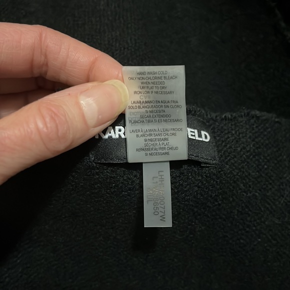 Karl Lagerfeld wrap style scarf NWOT’s - Picture 6 of 7